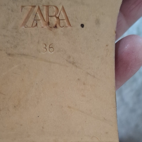 Zara Cream Sandals with Interwoven Straps - Picture 6 of 6